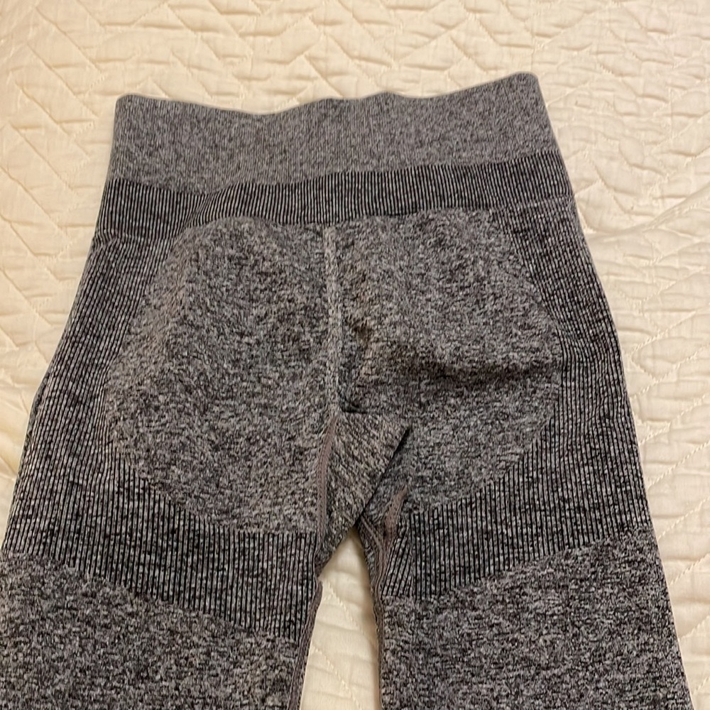 Shein leggings with contour size small